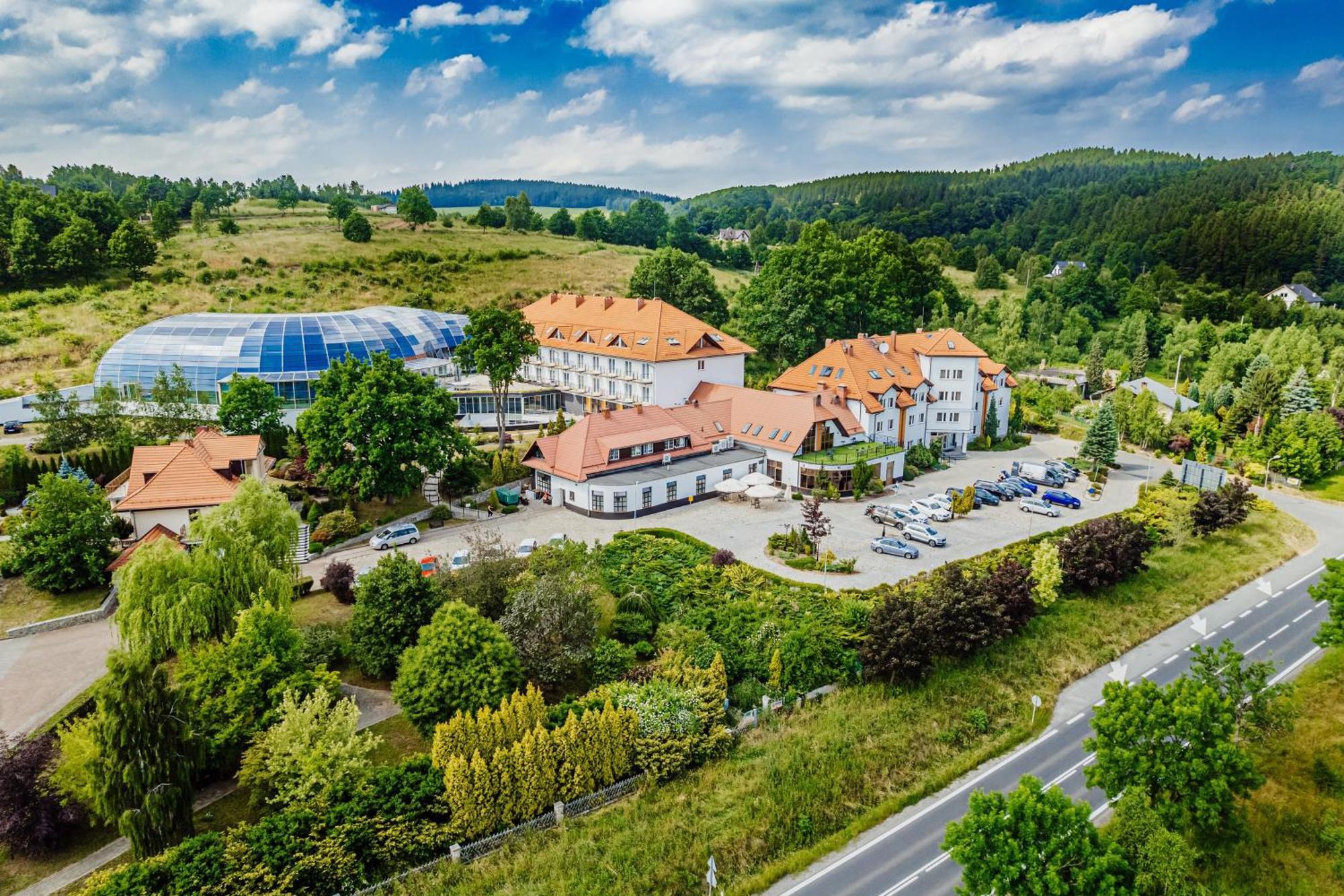 Kyriad Karkonosze Wojcieszyce Екстер'єр фото